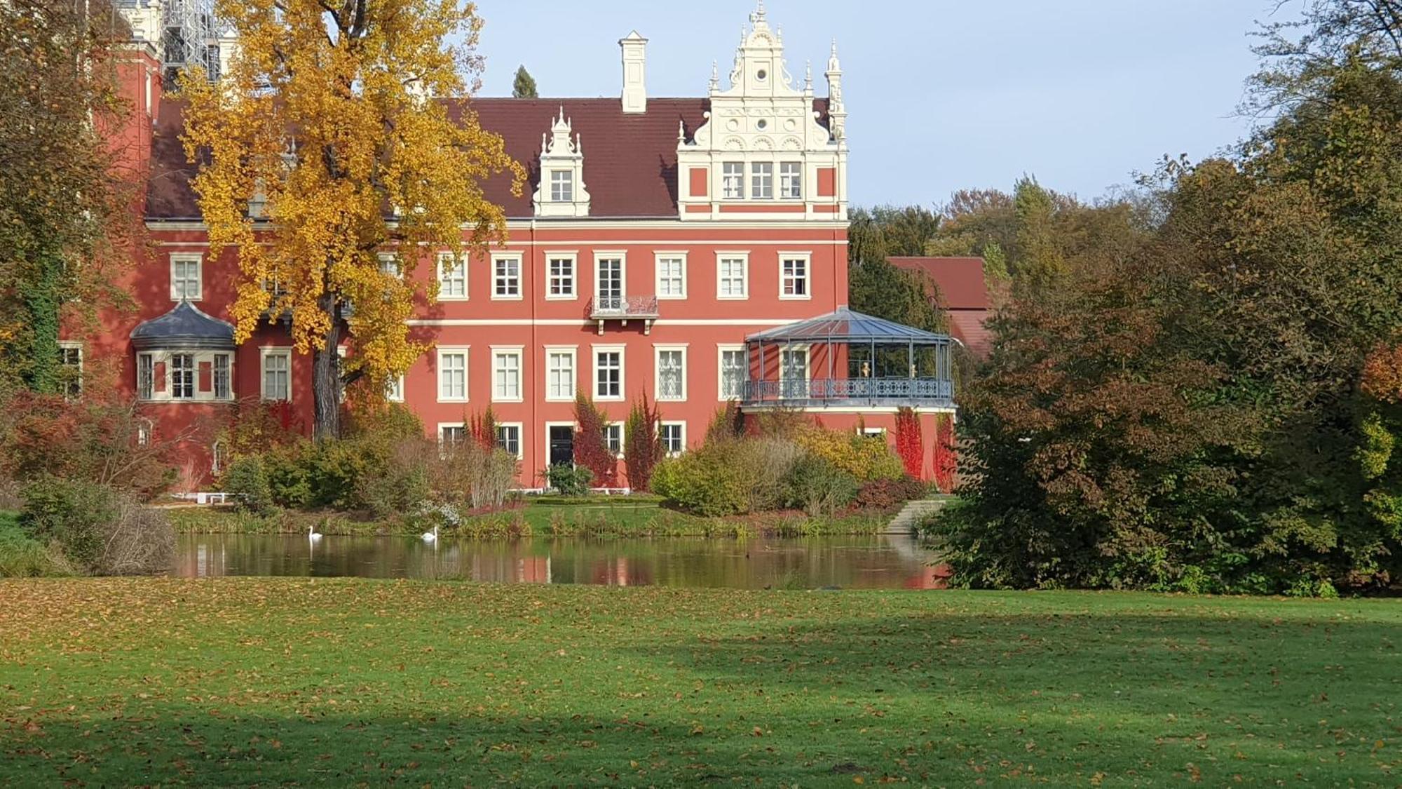Apartment Gruener Fuerst Mit Sitzecke Im Innenhof & Naehe Park & Erdgeschoss Bad Muskau Bagian luar foto