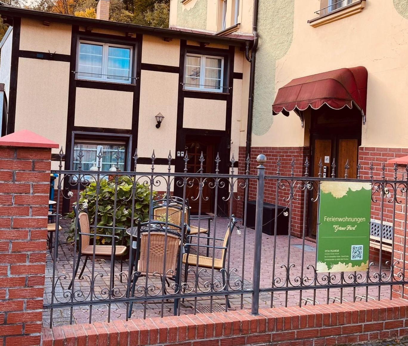 Apartment Gruener Fuerst Mit Sitzecke Im Innenhof & Naehe Park & Erdgeschoss Bad Muskau Bagian luar foto